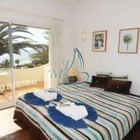 Villa at the first line of the sea / lake in Portugal, Albufeira, 190 sq.m.