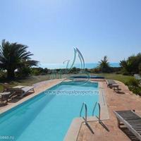 Villa at the first line of the sea / lake in Portugal, Albufeira, 190 sq.m.