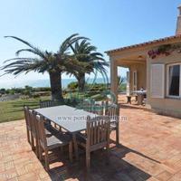 Villa at the first line of the sea / lake in Portugal, Albufeira, 190 sq.m.