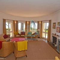 Villa at the first line of the sea / lake in Portugal, Albufeira, 190 sq.m.