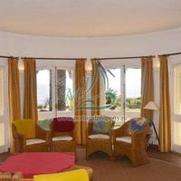 Villa at the first line of the sea / lake in Portugal, Albufeira, 190 sq.m.