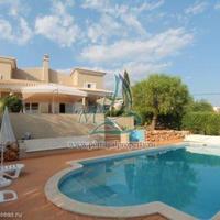 Villa in the city center in Portugal, Albufeira, 220 sq.m.