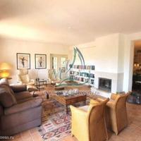 Villa in the city center in Portugal, Albufeira, 220 sq.m.