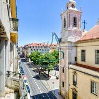 Flat in the city center in Portugal, Lisbon, 120 sq.m.