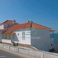 House at the first line of the sea / lake in Portugal, Albufeira, 400 sq.m.