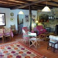 Вилла на первой линии моря/озера, в пригороде в Португалии, Албуфейра, 225 кв.м.