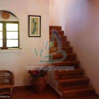 Вилла на первой линии моря/озера, в пригороде в Португалии, Албуфейра, 225 кв.м.