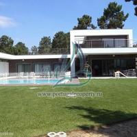 House in the suburbs in Portugal, Lisbon, 416 sq.m.