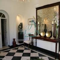 Дом в центре города в Португалии, Албуфейра, 600 кв.м.