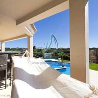 Villa at the first line of the sea / lake in Portugal, Albufeira, 310 sq.m.