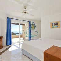 Villa at the first line of the sea / lake in Portugal, Albufeira, 310 sq.m.