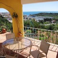 Villa in the city center in Portugal, Albufeira, 310 sq.m.