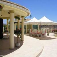 Вилла в центре города в Португалии, Албуфейра, 250 кв.м.