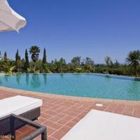 Вилла в центре города в Португалии, Албуфейра, 463 кв.м.