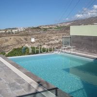 Villa in Spain, Canary Islands, Santa Cruz de Tenerife, 250 sq.m.