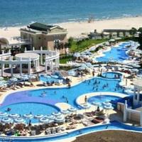 Flat at the first line of the sea / lake in Bulgaria, Burgas Province, Elenite, 65 sq.m.