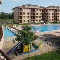 Flat at the first line of the sea / lake in Bulgaria, Burgas Province, Elenite, 48 sq.m.