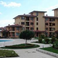 Flat at the first line of the sea / lake in Bulgaria, Burgas Province, Elenite, 108 sq.m.