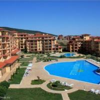 Flat at the first line of the sea / lake in Bulgaria, Burgas Province, Elenite, 108 sq.m.