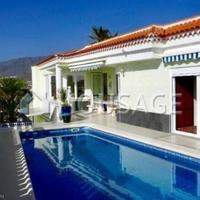 Villa in Spain, Canary Islands, Santa Cruz de Tenerife, 270 sq.m.