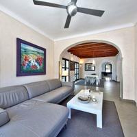 Villa in Spain, Balearic Islands, Palma, 280 sq.m.