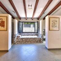 Villa in Spain, Balearic Islands, Palma, 280 sq.m.