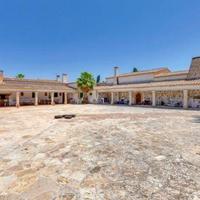 Villa in Spain, Balearic Islands, Palma, 1500 sq.m.