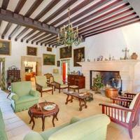 Villa in Spain, Balearic Islands, Palma, 1500 sq.m.