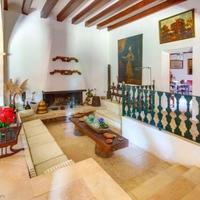 Villa in Spain, Balearic Islands, Palma, 1500 sq.m.