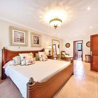 Villa in Spain, Balearic Islands, Palma, 650 sq.m.