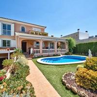 Villa in Spain, Balearic Islands, Palma, 220 sq.m.