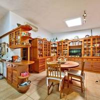 Villa in Spain, Balearic Islands, Palma, 295 sq.m.