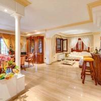 Villa in Spain, Balearic Islands, Palma, 470 sq.m.