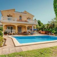 Villa in Spain, Balearic Islands, Palma, 308 sq.m.