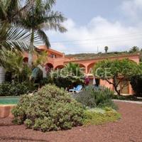 Villa in Spain, Canary Islands, Santa Cruz de Tenerife, 490 sq.m.