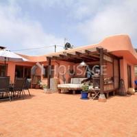 Villa in Spain, Canary Islands, Santa Cruz de Tenerife, 490 sq.m.