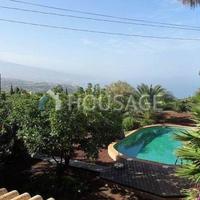 Villa in Spain, Canary Islands, Santa Cruz de Tenerife, 490 sq.m.