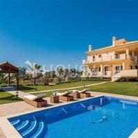 Villa in Spain, Andalucia, 595 sq.m.