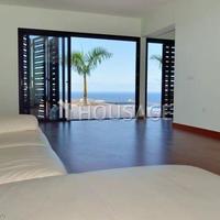 Villa in Spain, Canary Islands, Santa Cruz de Tenerife, 250 sq.m.