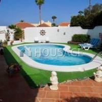 Villa in Spain, Canary Islands, Santa Cruz de Tenerife, 910 sq.m.