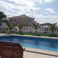 Villa in Spain, Canary Islands, Santa Cruz de Tenerife, 180 sq.m.