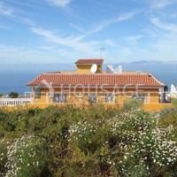 Villa in Spain, Canary Islands, Santa Cruz de Tenerife