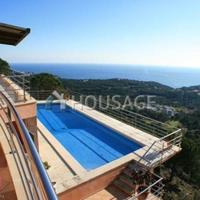 Villa in Spain, Catalunya, Girona, 600 sq.m.