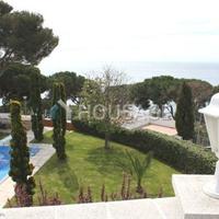 Villa in Spain, Catalunya, Girona, 160 sq.m.