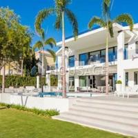 Villa in Spain, Andalucia, 740 sq.m.