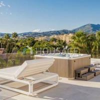 Villa in Spain, Andalucia, 740 sq.m.