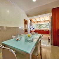 Villa in Spain, Balearic Islands, Palma, 355 sq.m.