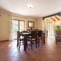 Villa in Spain, Balearic Islands, Palma, 230 sq.m.