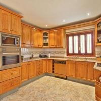 Villa in Spain, Balearic Islands, Palma, 365 sq.m.