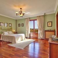 Villa in Spain, Balearic Islands, Palma, 365 sq.m.